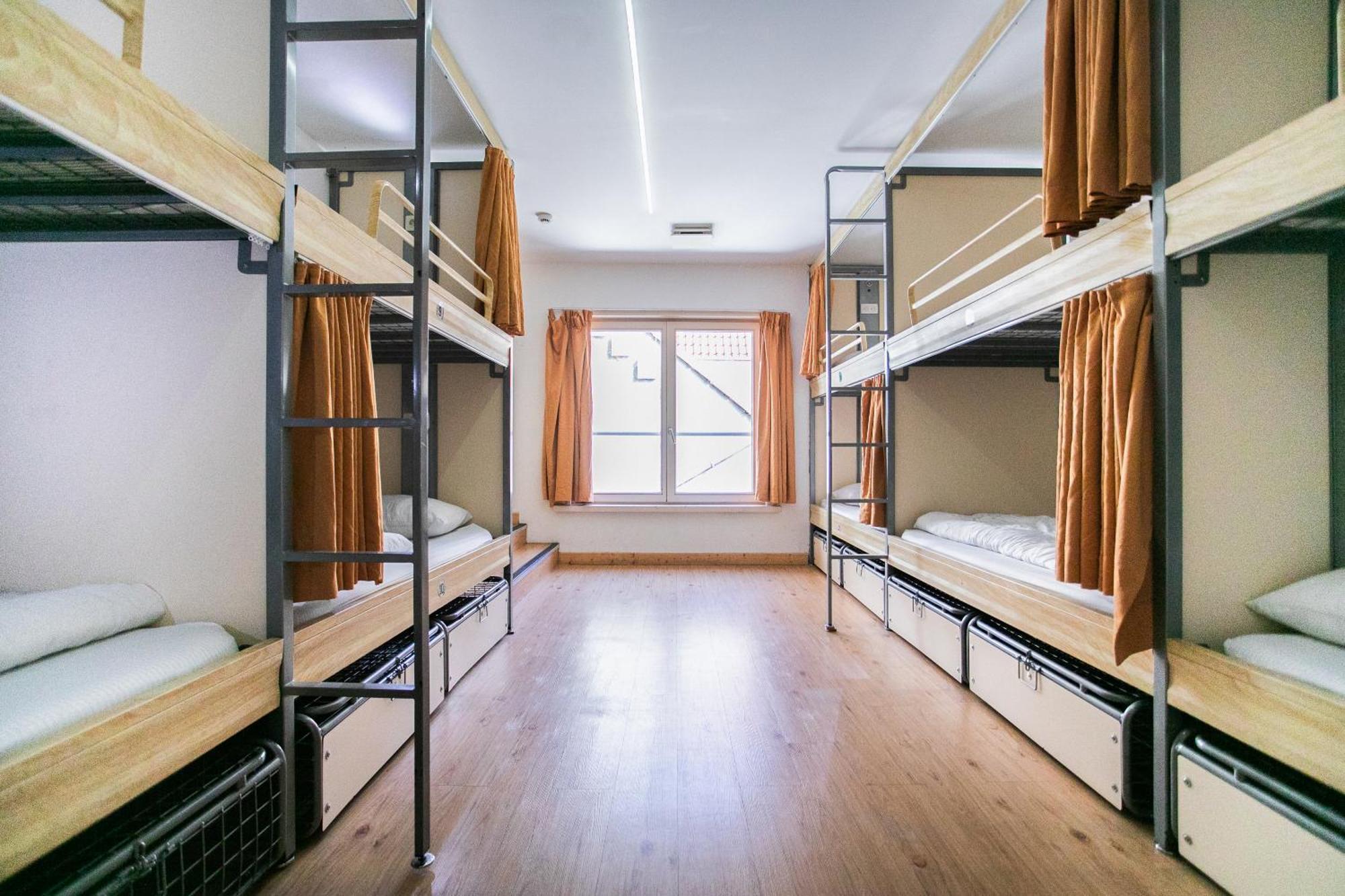 ברוז' St Christopher'S Inn Hostel At The Bauhaus מראה חיצוני תמונה
