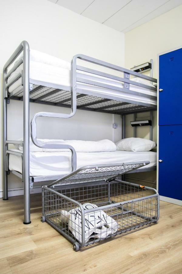 ברוז' St Christopher'S Inn Hostel At The Bauhaus מראה חיצוני תמונה